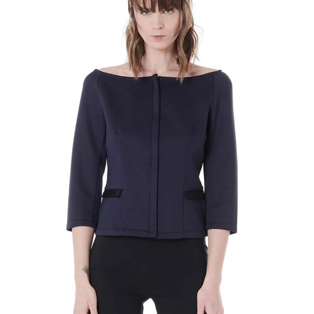 NWT Es’Givien top